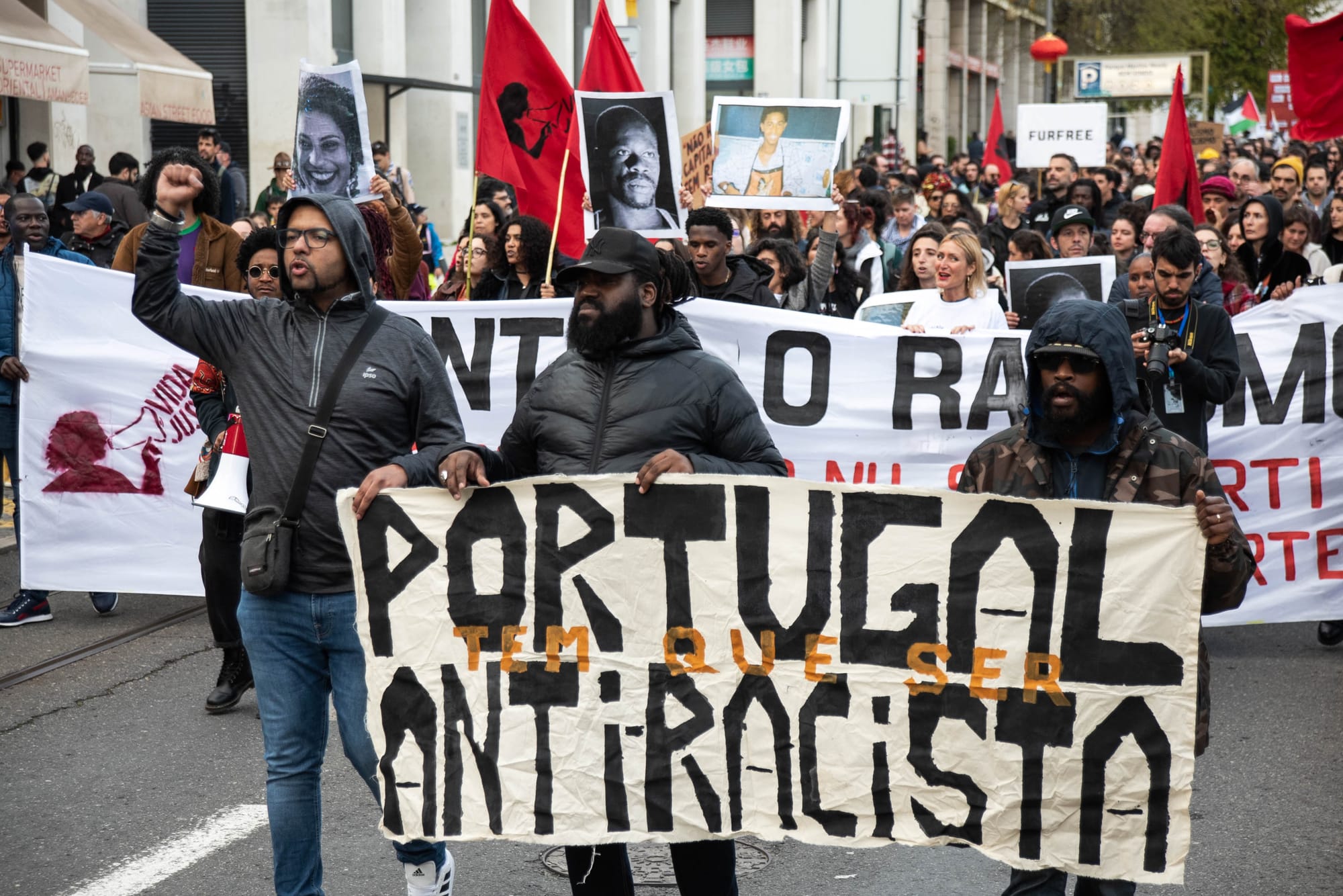 Crimes ligados a discurso de ódio crescem em Portugal, Governo avalia mudança na lei