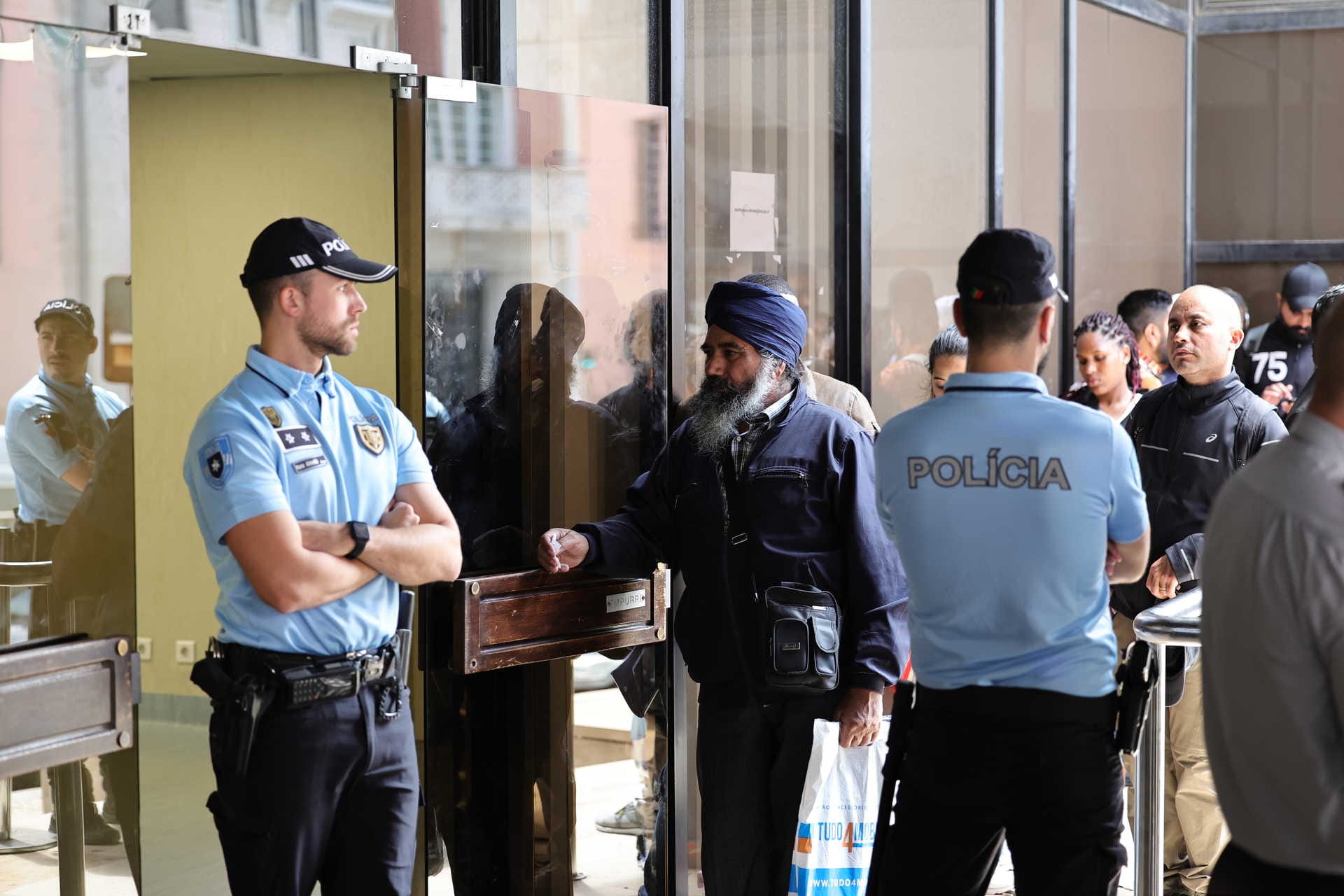 Imigrantes contestam fim da manifestação de interesse