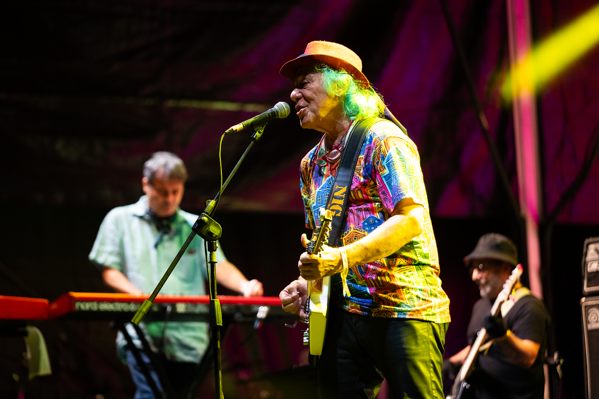 Guitarra baiana e roda de samba com Marcelo D2 marcam início do festival MIMO