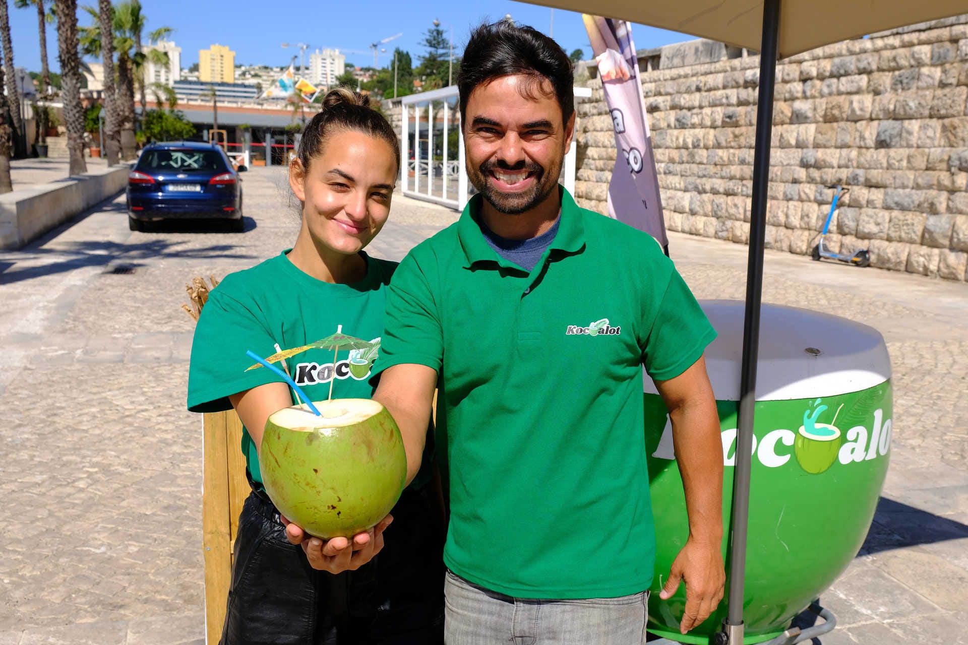 Água de coco do Brasil em Portugal? Esta dupla de empresários quer "tropicalizar as praias"