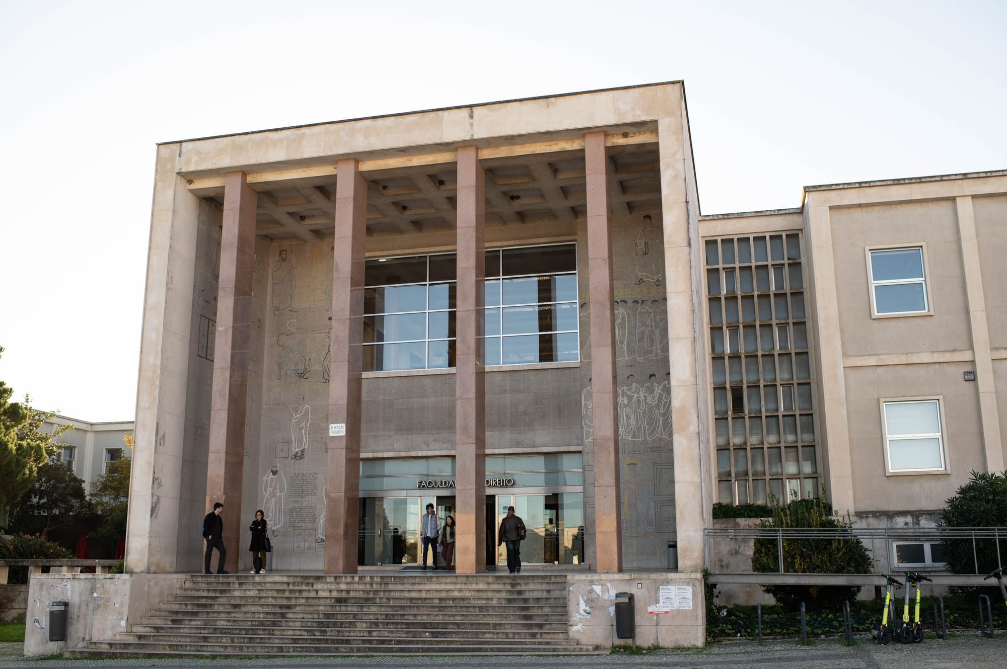 Curso de Direito da Universidade de Lisboa vai reduzir mensalidade para brasileiros