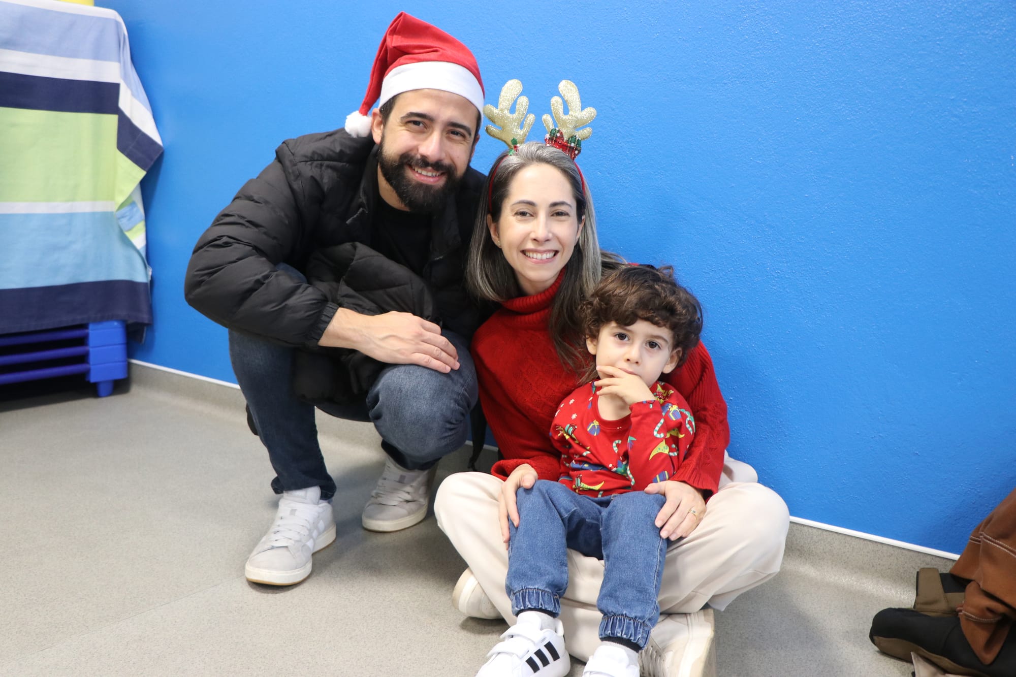 Creche em Lisboa antecipa festinha de natal para família brasileira participar