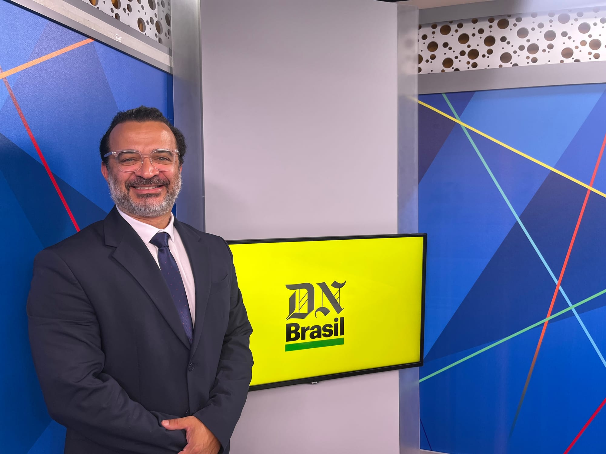 Podcast do DN Brasil recebe o advogado Gustavo Carneiro