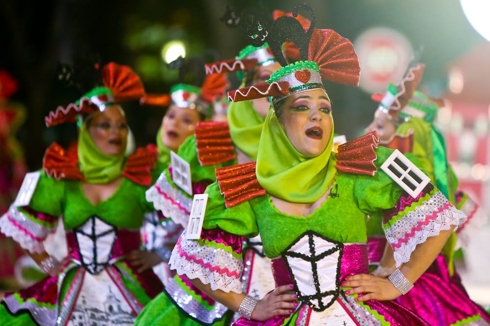 Conheça os Santos Populares, as festas juninas que mais lembram o carnaval imagem do post