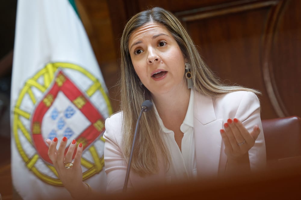 Governo lança marca gov.pt e uniformiza canais de atendimento dos serviços públicos em site e app imagem do post